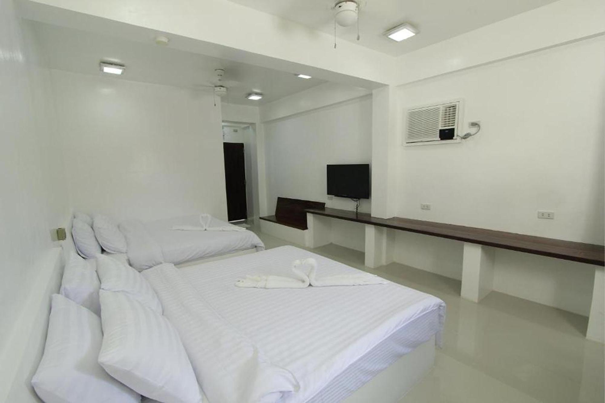 Bluewave 3* Coron